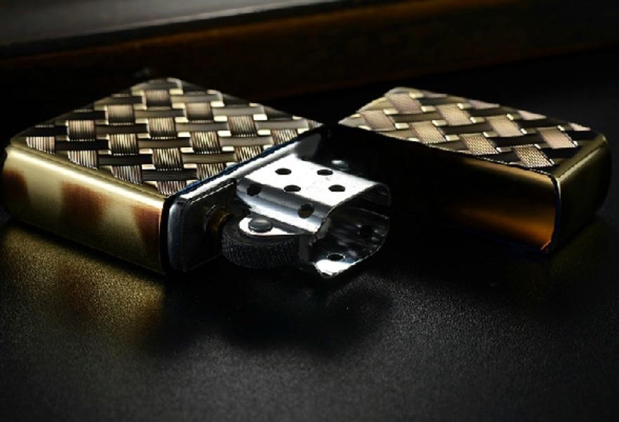ZIPPO ARMOR ĐỒNG ĐỔI MÀU