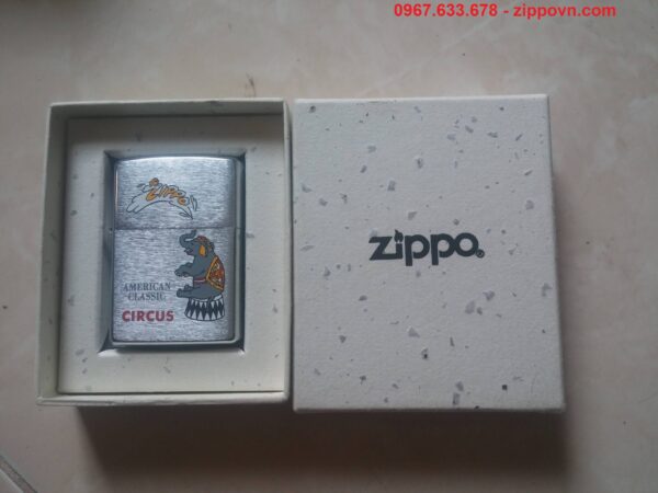 Zippo-Elephant-Chrome-Circus-Zippovn.com_.jpg