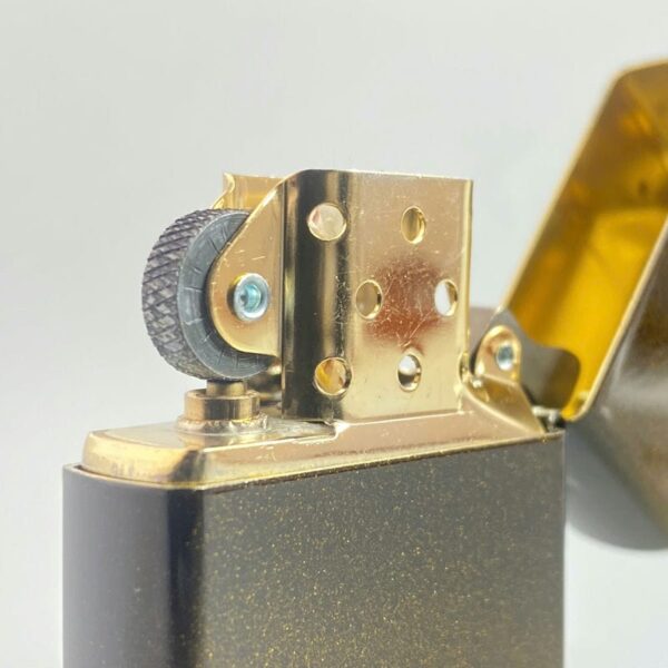 Zippo-2LAC-SNAKE-Makie-Year-of-Snake-2025-ZA-6-2-8.jpg