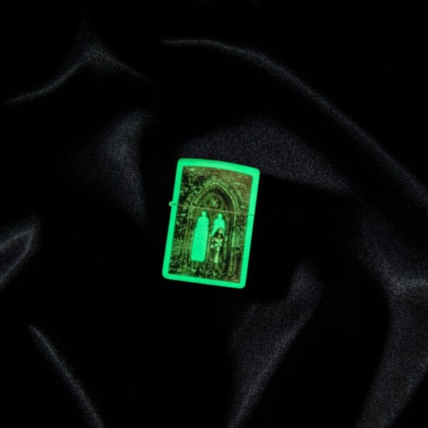 Zippo-Victoria-Frances-Glow-In-The-Dark-49836-7.jpg