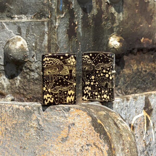 zippo-mushroom-drift-540-fusion-tumbled-brass-46277 (11) zippo-mushroom-drift-540-fusion-tumbled-brass-46277 (11)