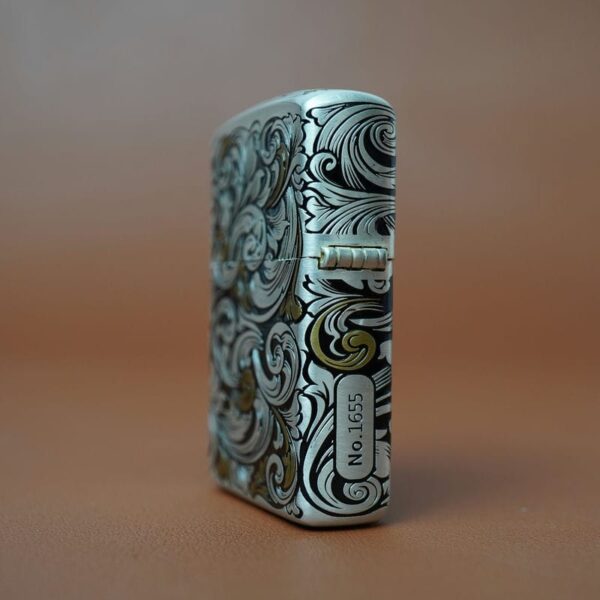 Zippo-12-con-giap-cao-cap-nam-Hoi-–-Lon-12.12CC-5.jpg Zippo-12-con-giap-cao-cap-nam-Hoi-–-Lon-12.12CC-5.jpg