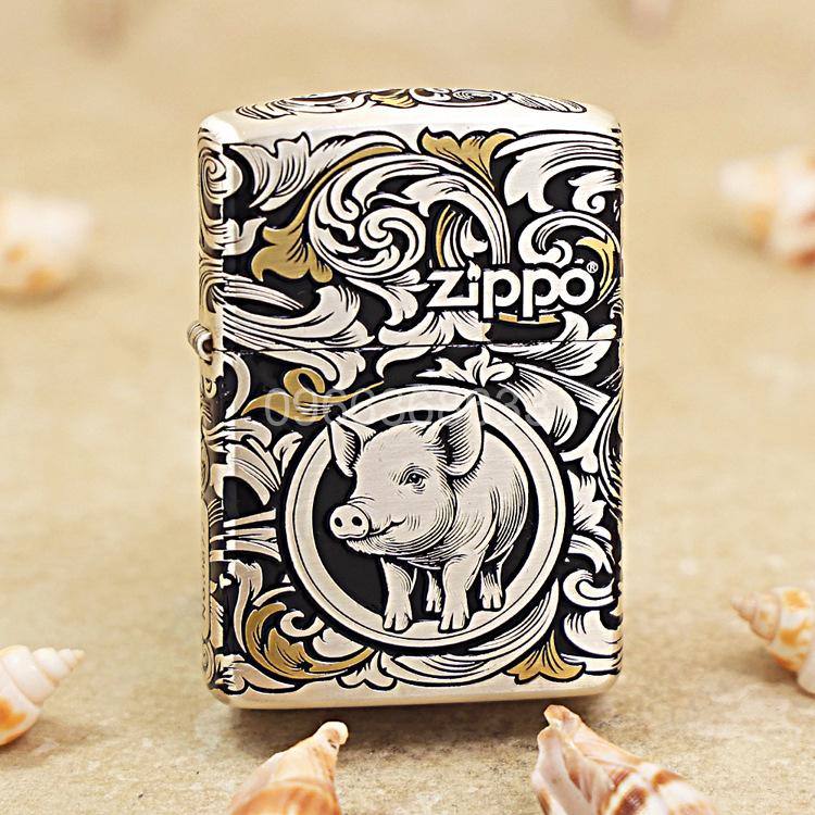 Zippo-12-con-giap-cao-cap-nam-Hoi-–-Lon-12.12CC.jpg Zippo-12-con-giap-cao-cap-nam-Hoi-–-Lon-12.12CC.jpg