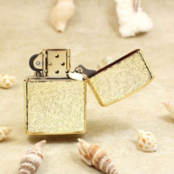 zippo-gold-plated-arabesque-pattern-with-logo-zippo-za-3-22d (4) zippo-gold-plated-arabesque-pattern-with-logo-zippo-za-3-22d (4)