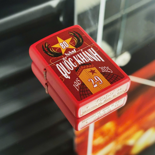 zippo-ky-niem-80-nam-quoc-khanh-viet-nam-233-a80-s (6)